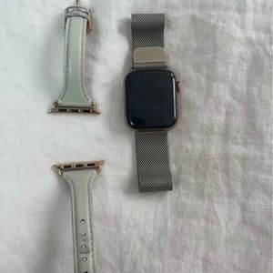 Apple Watch Series 5 GPS + Cellular, 40mm Gold Stainless Steel Case